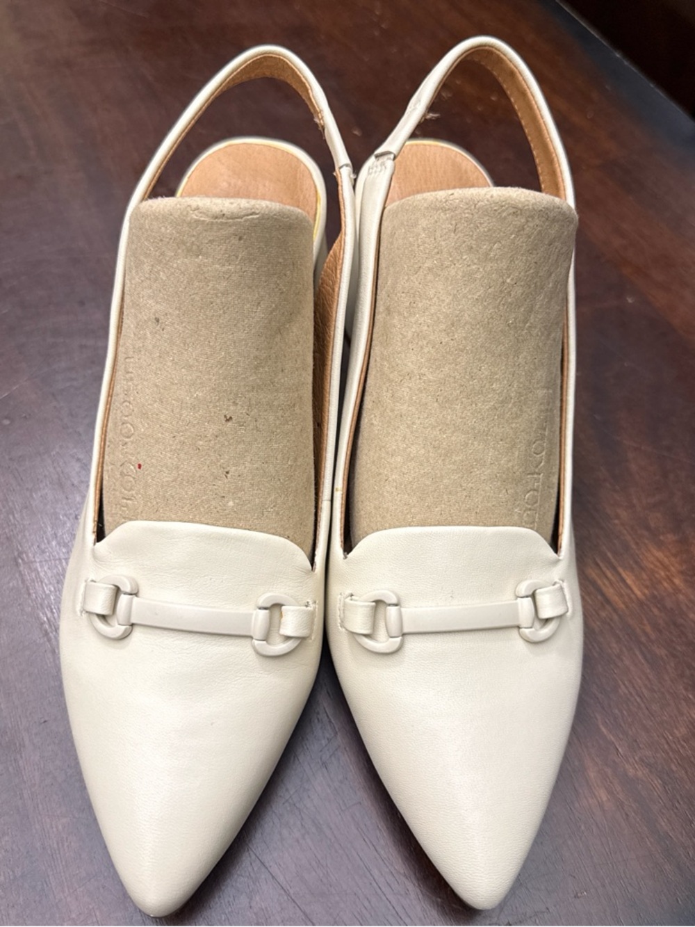 Gentle Souls by Kenneth Cole Dionne pointed-toe slingback pumps